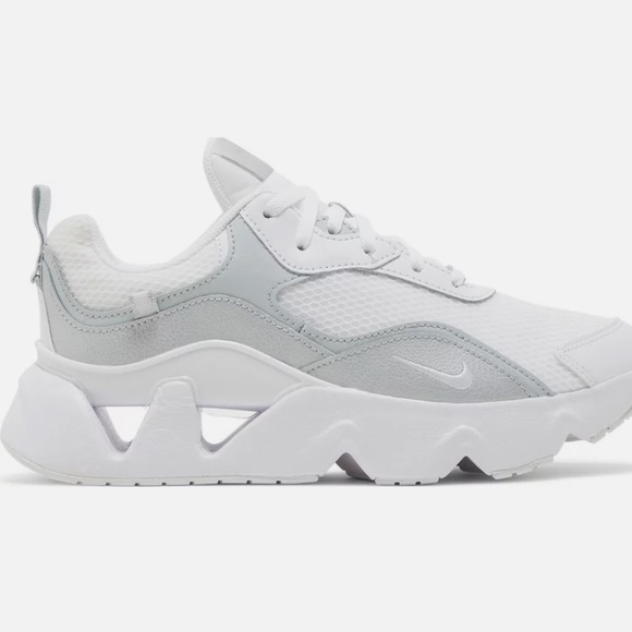 Nike Shoes - Nike RYZ